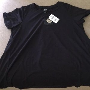 bobeau Tops - Black Bobeau t shirt with tags bobeau Tops - Black Bobeau t shirt with tags